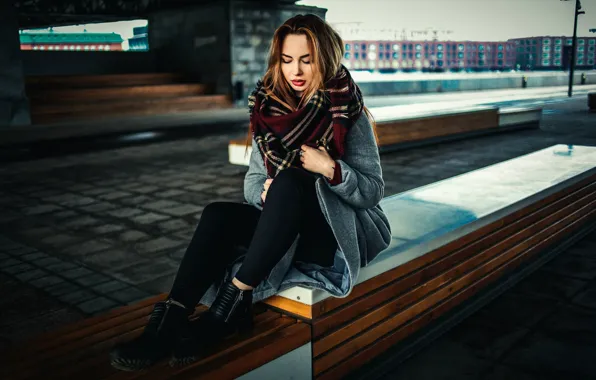 Picture the city, makeup, scarf, tattoo, legs, sponge, coat