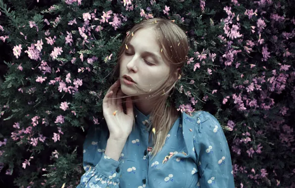 Girl, flowers, lazy