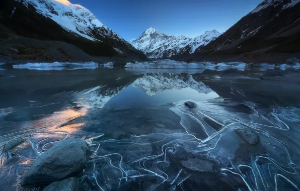 Aoraki National Park, Hooker Lake, Crystal Fractures