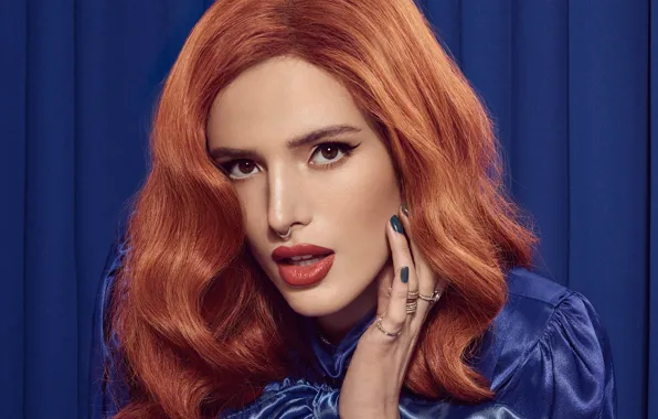 Picture look, girl, arrows, ring, red, Bella Thorne