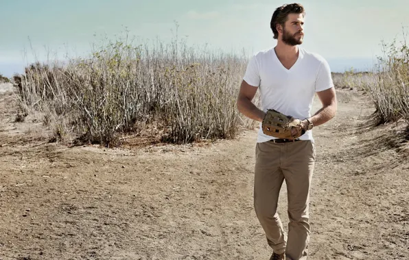 Photoshoot, Liam Hemsworth, Men's Fitness