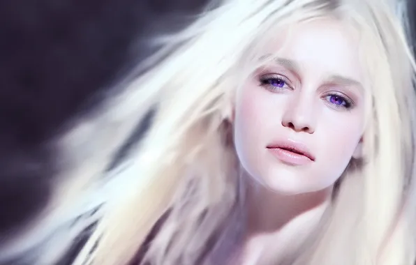 Picture eyes, Emilia Clarke, Emilia Clarke, autres