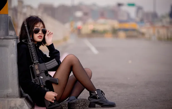 Picture girl, face, weapons, model, glasses, legs