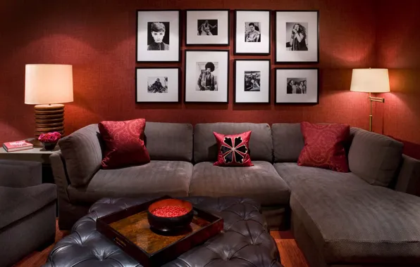 Picture room, sofa, lamp, pillow, photos