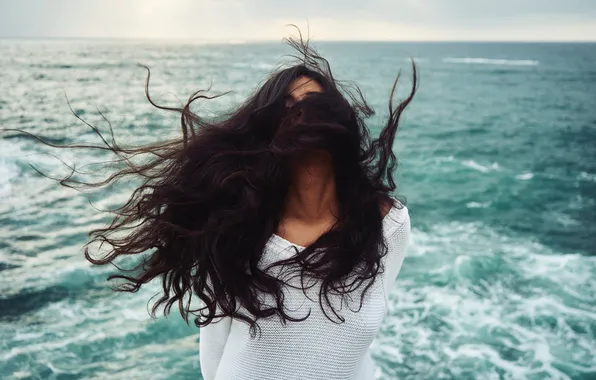 SEA, HAIR, HORIZON, BRUNETTE, MOOD