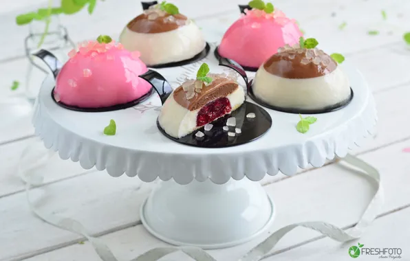 Dessert, cakes, cuts