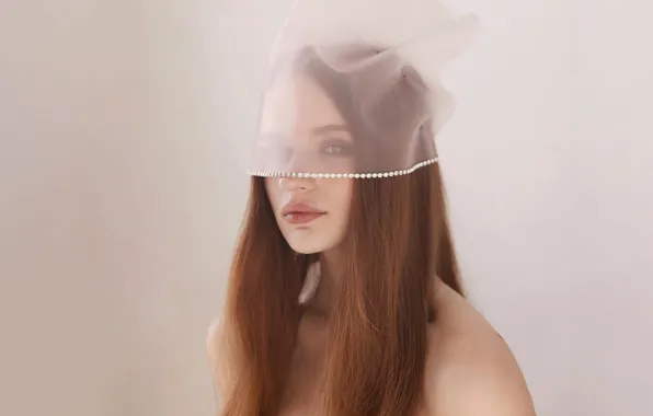 Actress, Joey King, face veil