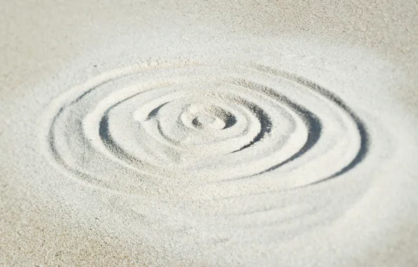 Sand, circles, lines