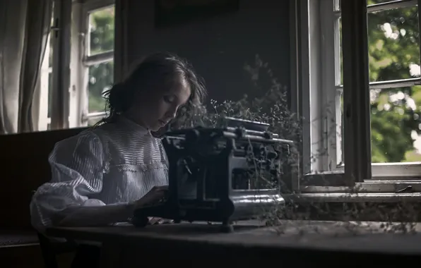 Picture girl, window, typewriter