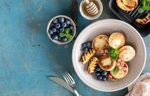 Berries, apples, Board, blueberries, knife, bowl, plug, leaves