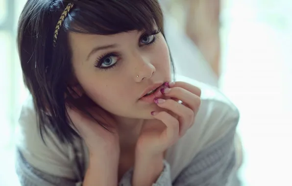 Look, girl, face, Melissa Clarke, nyasha