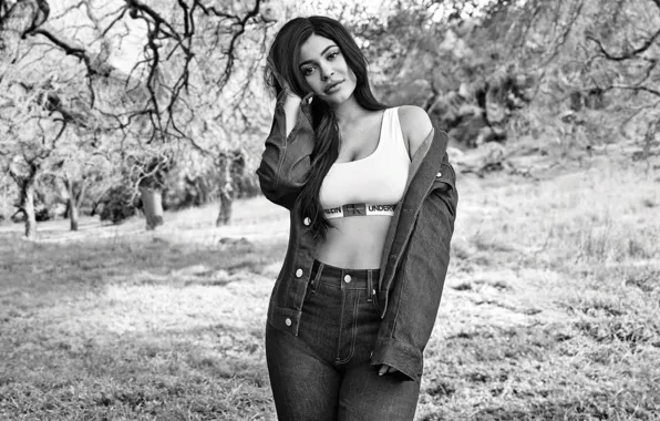 Picture black and white, celebrity, Kylie Jenner