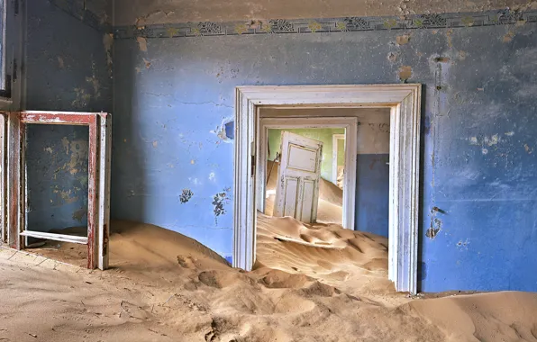 Picture house, the door, photographer, abandoned, Alexei Suloev, the Sands of time