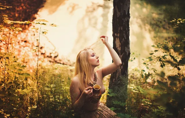Model, Franziska Schweik, The Gold of Forest