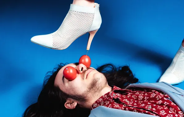 Picture eyes, face, feet, shoes, lies, heels, male, tomatoes