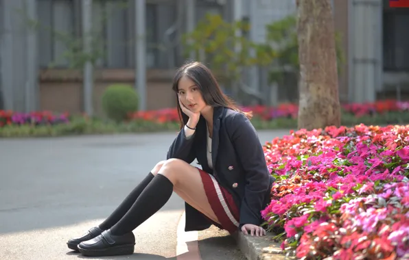 Look, Asian, look, asian, flower bed, girl sitting, slender legs, slender legs