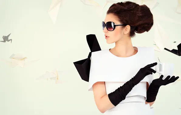 Girl, brown hair, origami, sunglasses