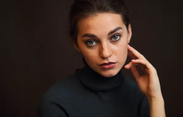 Look, close-up, face, pose, background, model, hand, portrait
