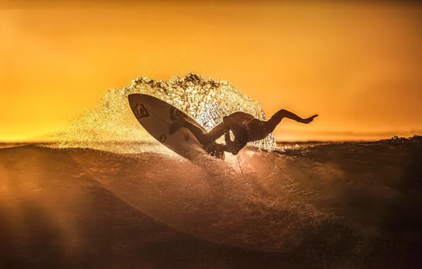 Sunset, squirt, the ocean, sport, wave, athlete, surfing, the time