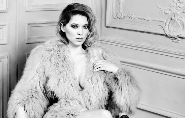 Picture black&white, monochrome, hair, look, actress, decollete, Lea Seydoux, fur coat