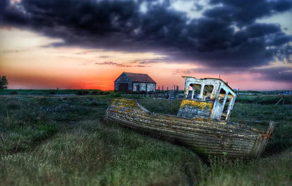 Picture field, night, ship