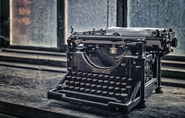 Lost, Abandoned, Typewriter