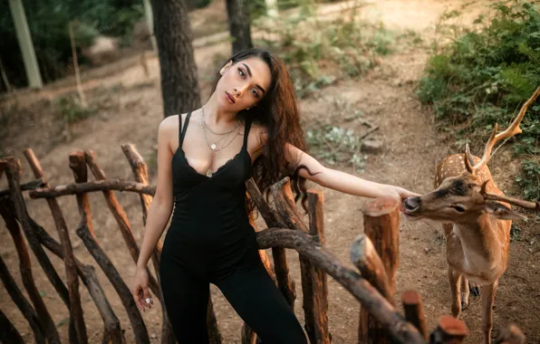 Picture girl, deer, neckline, Kaan ALTINDA!