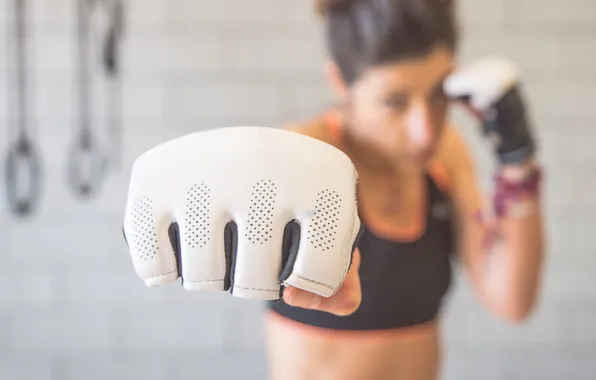 Picture woman, training, glove, aerobic boxing techniques