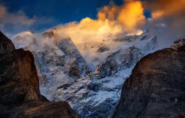 Clouds, snow, mountains, gorge