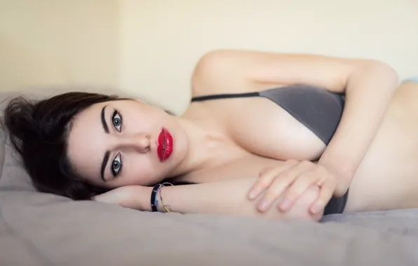 Look, model, body, lipstick, lies, Serena
