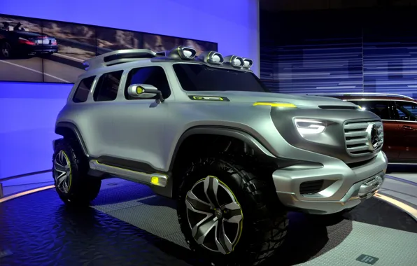 Picture environmentally friendly car of the future, unique design, super-SUV, Mercedes-Benz Ener-G-Force