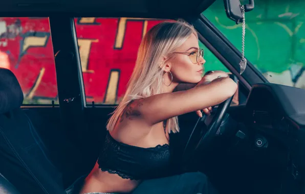 BMW, tattoo, blonde