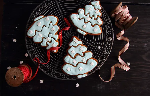 Picture winter, cookies, figures, cakes, holidays, Christmas trees, glaze, Christmas