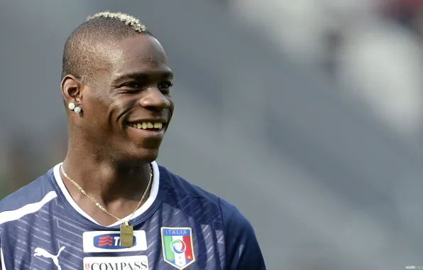 Picture football, hairstyle, Italy, emblem, chain, Balotelli