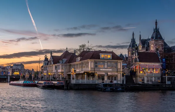 The city, river, building, home