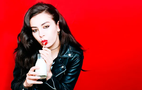 Singer, Charli XCX, Charlotte Emma Aitchison, DIY