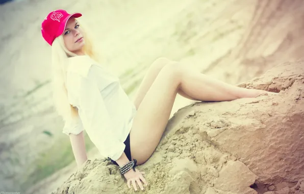 Look, Girl, baseball cap, shirt., Photographer Yuri Clerks