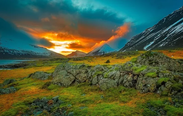 Picture clouds, mountains, stones, glow, Iceland