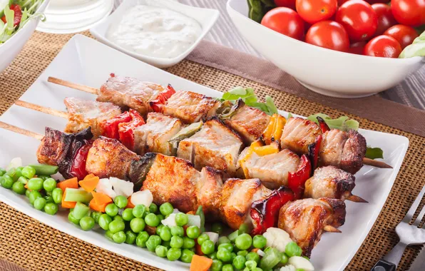 Polka dot, meat, vegetables, tomatoes, sauce, dish, kebabs