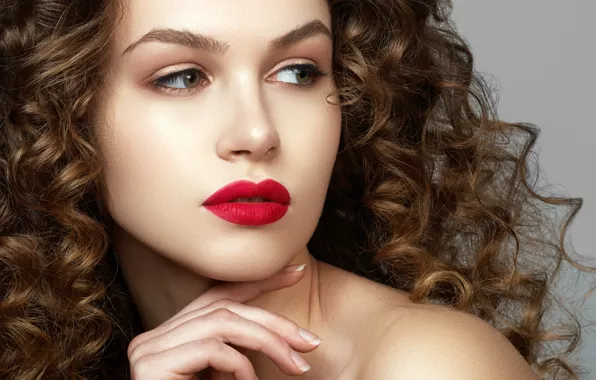 Picture close-up, face, pose, background, portrait, hands, makeup, hairstyle