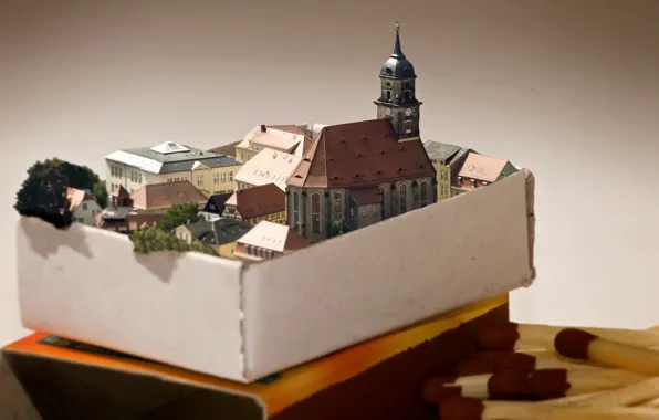 The city, box, matches