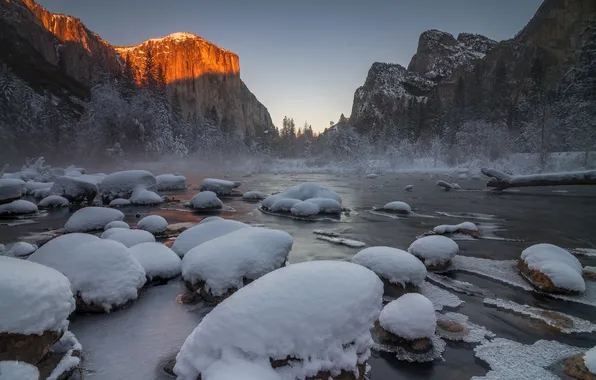 Picture Frozen, Yosemite National Park, Gates of the Valley