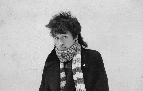 Picture scarf, guy, musician, singer, Viktor Tsoi, black and white photo