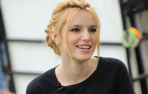 Look, smile, makeup, actress, blonde, singer, Bella Thorne, Bella Thorne