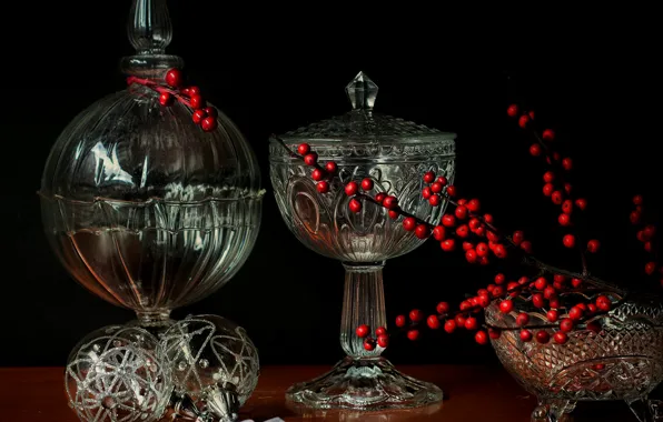Picture glass, branches, red, berries, dishes, black background, still life, vase