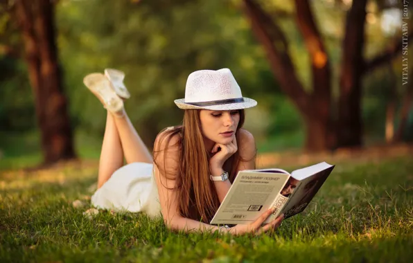 Picture summer, grass, girl, nature, pose, Park, hat, Victoria