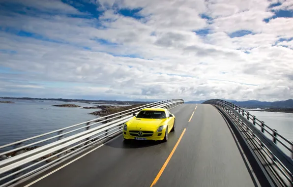 Picture clouds, track, Mercedez Benz SLS AMG E-Cell