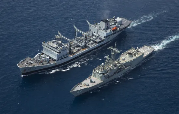 Sea, Frigate, Tanker, Royal Australian Navy, Frigate of the "Adelaide", Pakistan Navy, HMAS Newcastle (FFG …