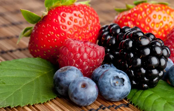 Picture berries, raspberry, blueberries, strawberry, BlackBerry