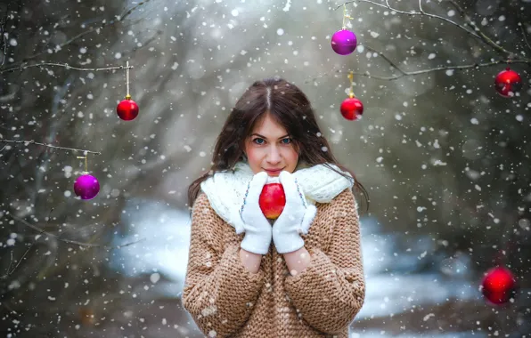 Picture look, girl, balls, Apple, mittens, Maxim Curlew